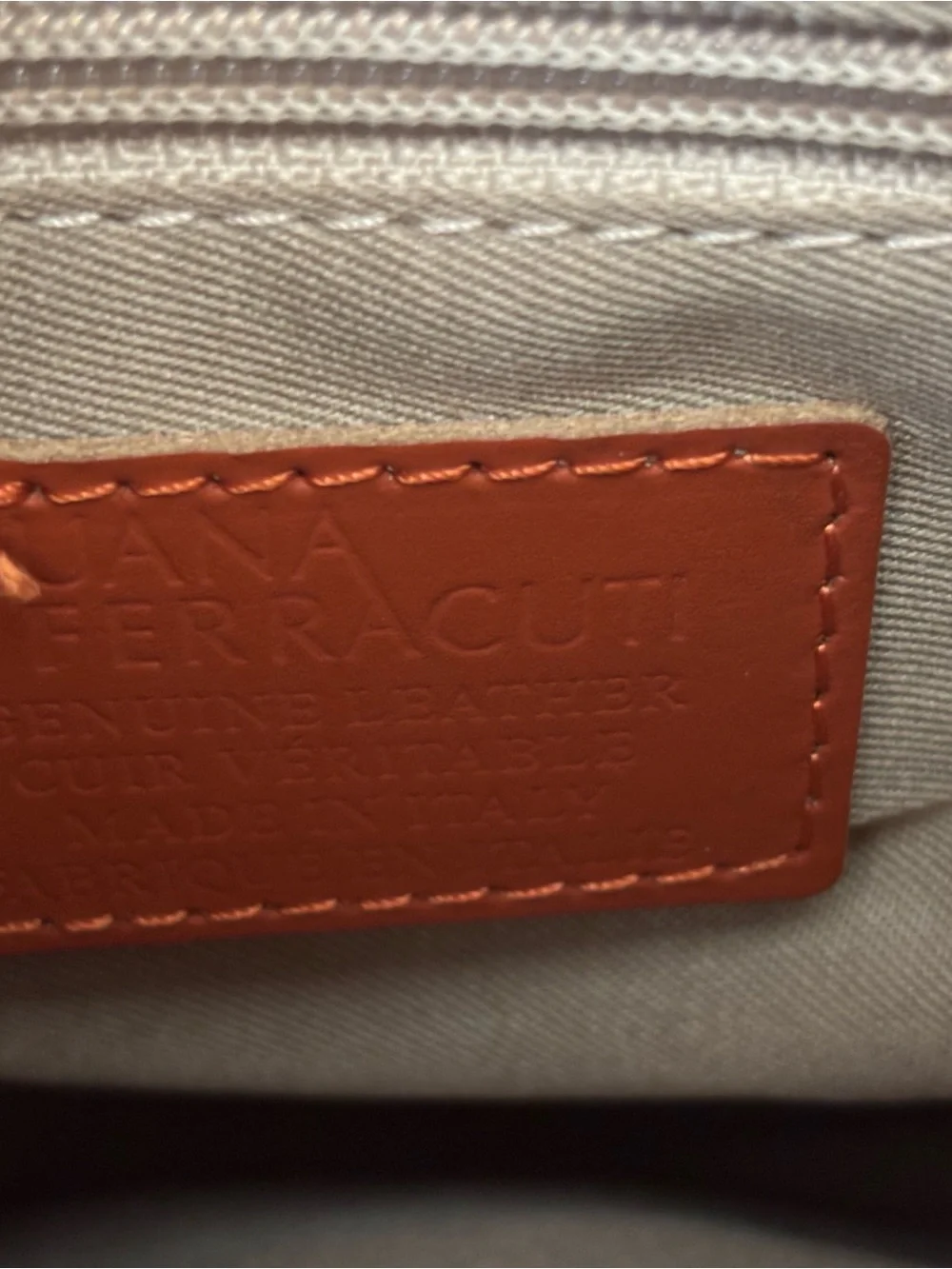 Excellent pre-owned Luna Ferracuti Shoulder Bag in Burnt Orange w/free 🎁